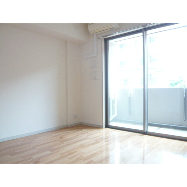 居室・リビング　※同タイプ部屋写真
