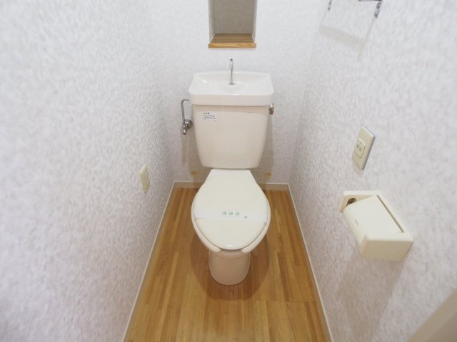 トイレ　落ち着いたトイレです