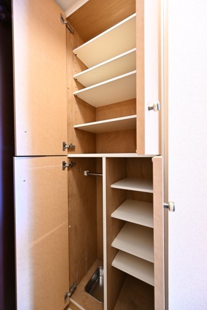 その他　靴入