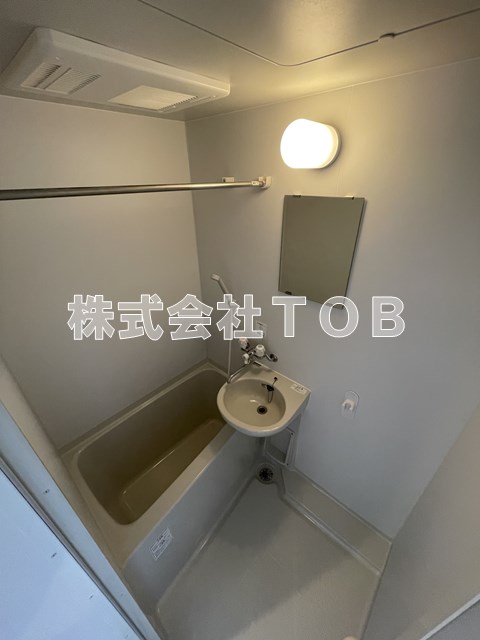バス・シャワールーム　※別号室同間取りの参考写真