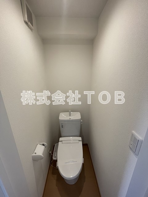 トイレ　※別号室同間取りの参考写真