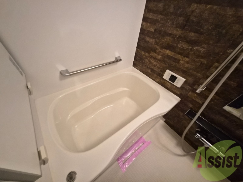 バス・シャワールーム　浴室は綺麗でゆったりとお過ごしいただけます。