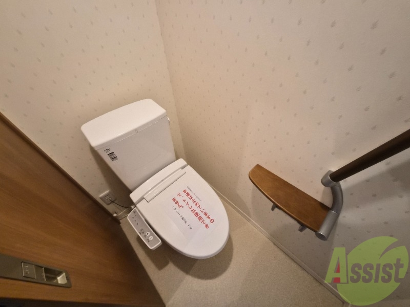 トイレ　トイレは綺麗でウォッシュレットも付いて快適にお使い頂けます。