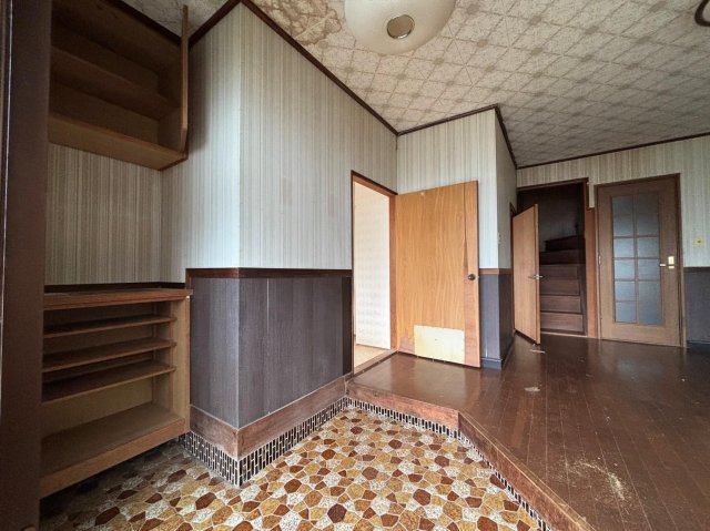 玄関　広い玄関とシュークローク