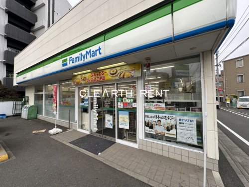 コンビニ　ファミリーマート 下馬駒沢通り店（コンビニ）まで477m