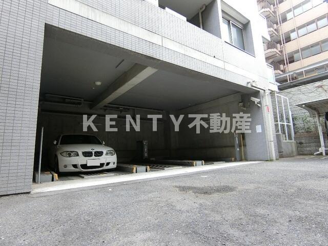 駐車場　車をお持ちの方に嬉しい駐車場付きの物件です