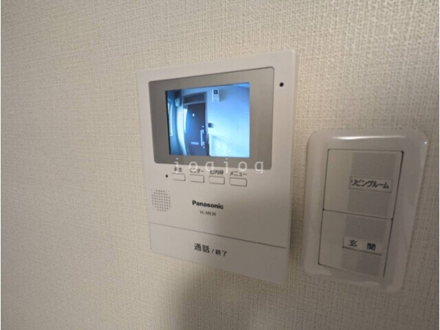 セキュリティ　いまや必須設備のＴＶモニターフォン。１階には管理会社も入って