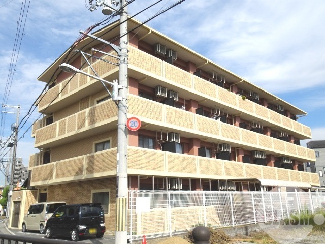建物外観　バルコニー南向きです♪