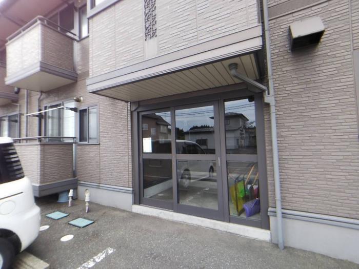エントランス　風除室