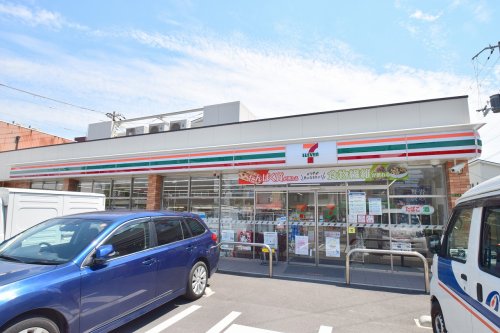 コンビニ　セブンイレブン 大阪放出西3丁目店（コンビニ）まで53m