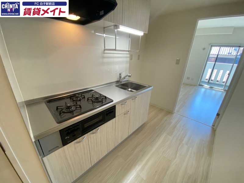 キッチン　同物件別室反転タイプ画像