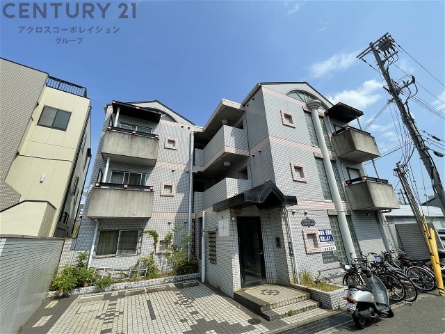 建物外観　オートロックで外部の人間が簡単に出入りできないため安心です。