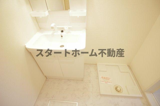 洗面設備　スペースが確保できる洗面所です