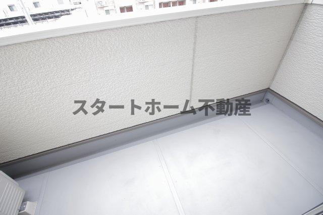 バルコニー　お洗濯にも便利なバルコニー付き