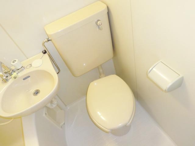 トイレ　お掃除ファイトです。