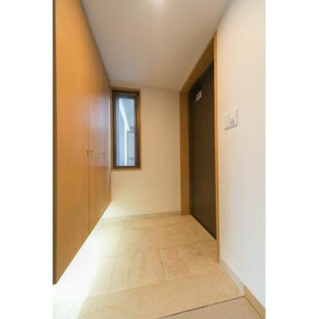 玄関　※写真は同タイプ住戸です。