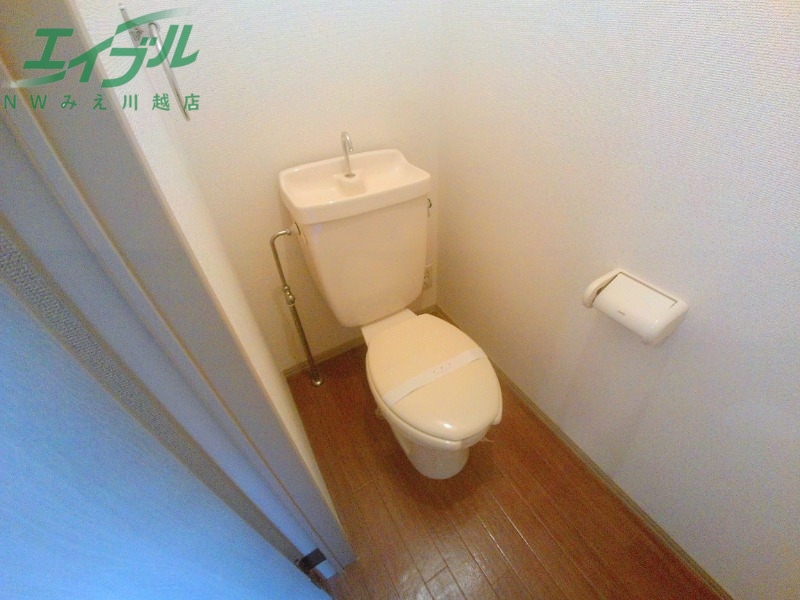 トイレ　別部屋反転同型タイプ