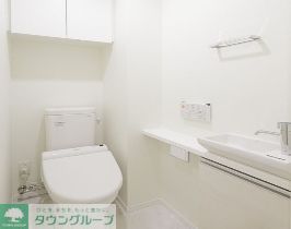 トイレ　お問合せは(株)タウンハウジングレジデンス事業部　赤坂店・…