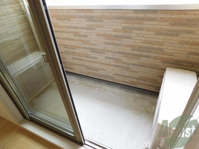 バルコニー　こちらはバルコニーになっております！幅がありますね！