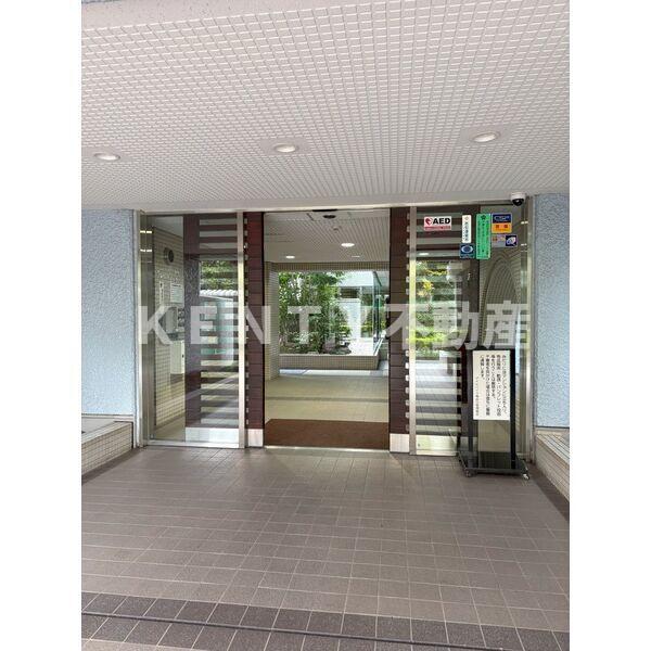 エントランス　建物の内部です
