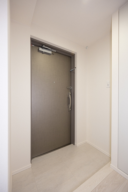 玄関　※写真は同タイプ住戸です。