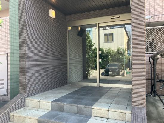 エントランス　建物の内部です