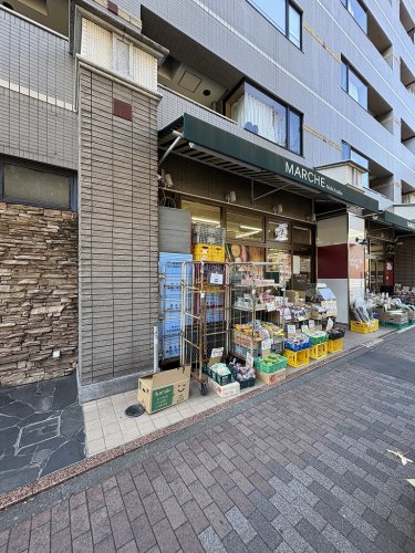 スーパー　マルシェ西麻布（スーパー）まで93m