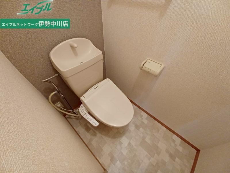 トイレ　同型参考写真