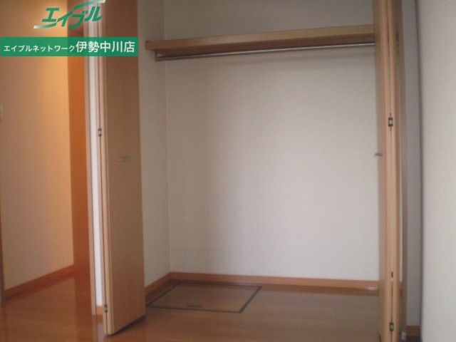 収納　同型参考写真