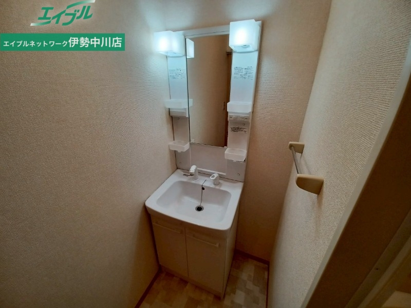 洗面設備　同型参考写真