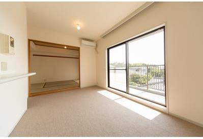 居室・リビング　開放感のあるゆったりとしたお部屋です♪