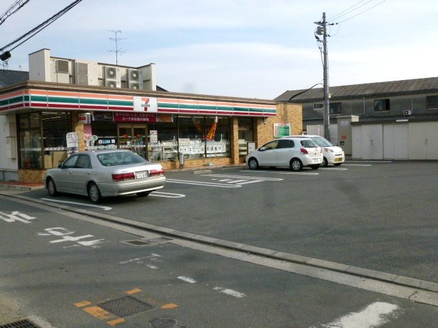 コンビニ　セブンイレブン 東大阪稲葉1丁目店（コンビニ）まで522m
