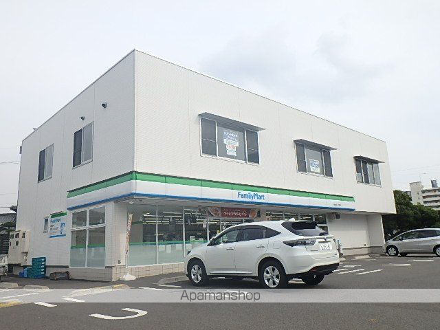 コンビニ　ファミリーマート北九大西店（コンビニ）まで271m
