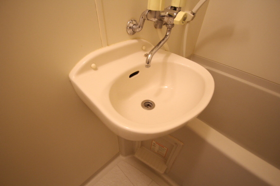 洗面設備　※別の部屋の写真です
