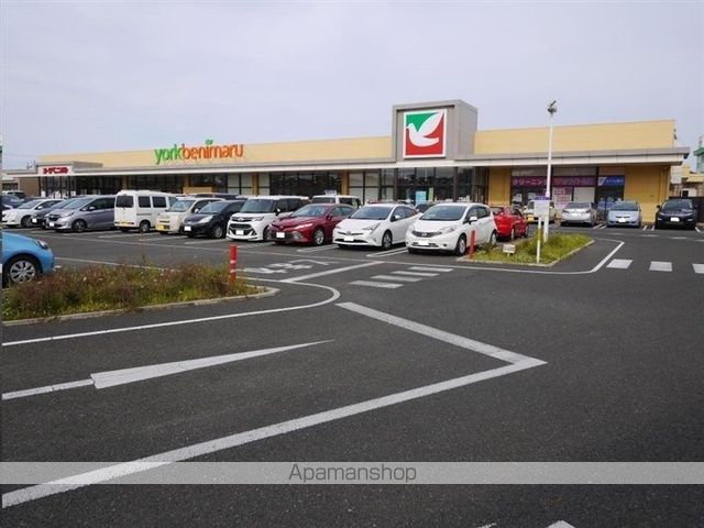 スーパー　ヨークベニマル若林店（スーパー）まで558m