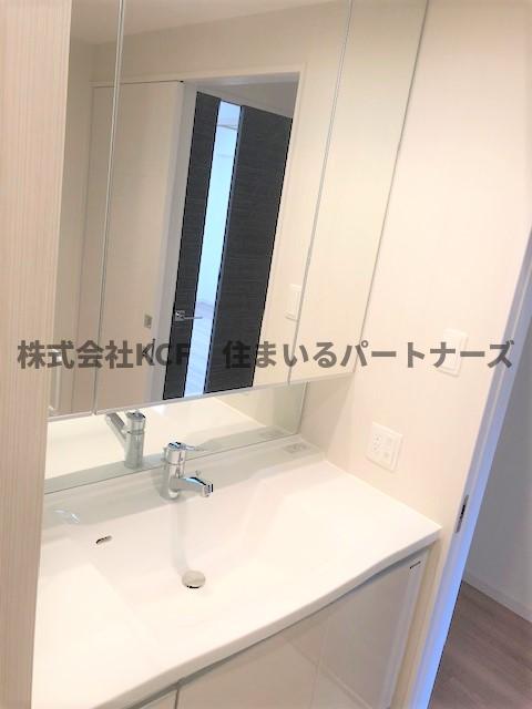洗面設備　コンパクトで使いやすい洗面所