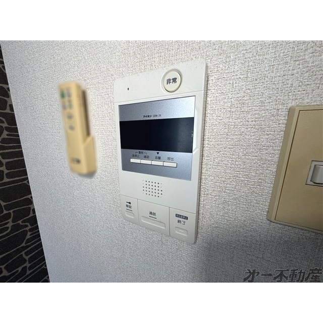 セキュリティ　モニター付きインターホン