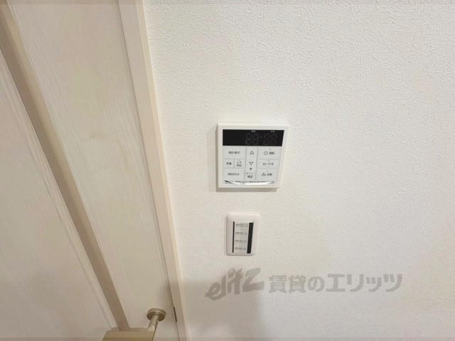 その他設備　給湯器リモコン
