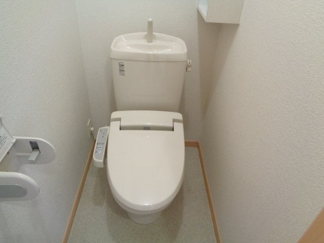 トイレ　清潔感のあるトイレです