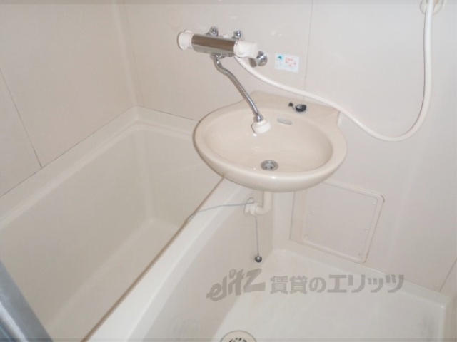 バス・シャワールーム　お風呂・トイレ別の間取りです