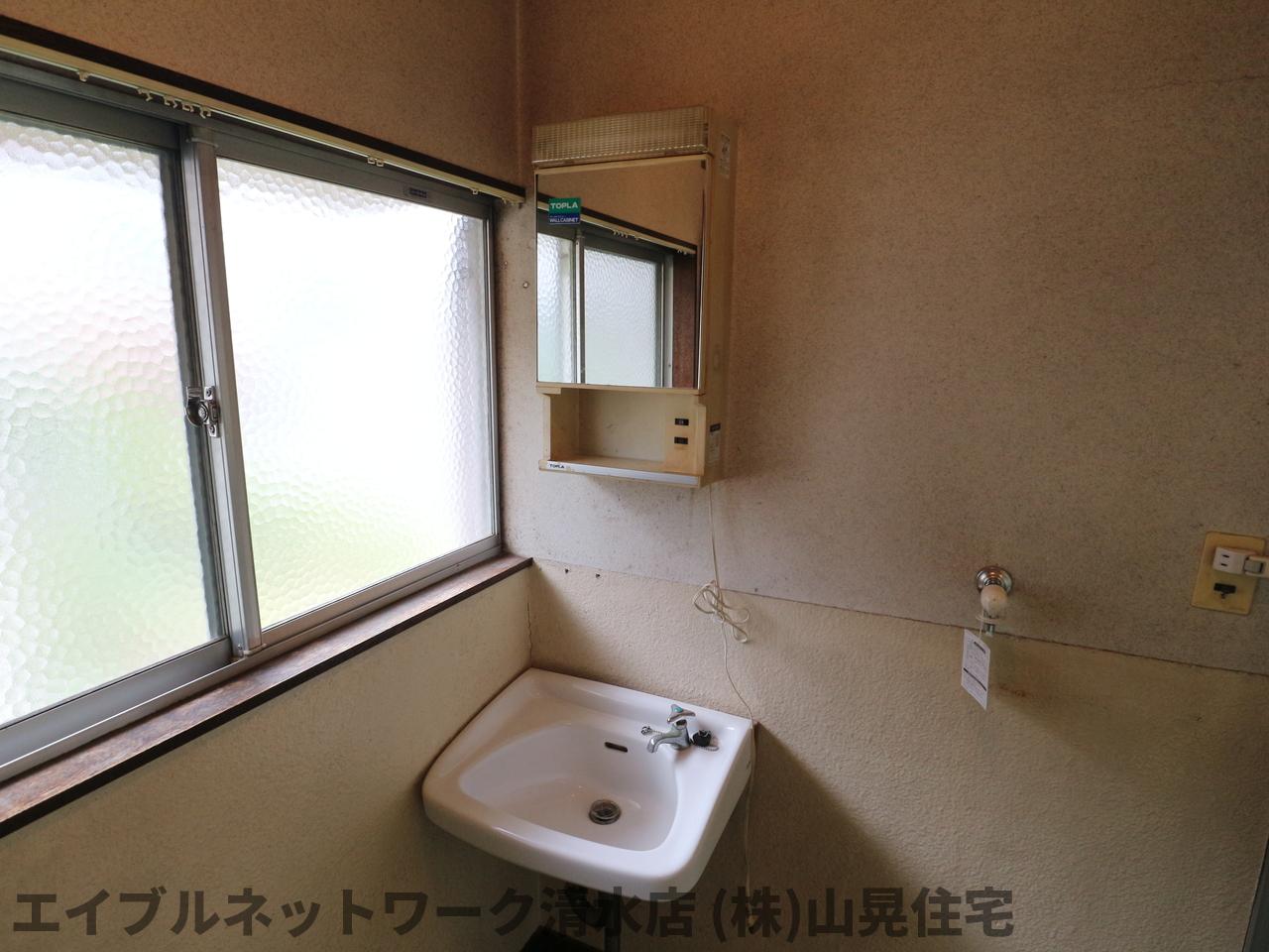 洗面設備　使いやすい洗面所です