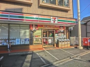 コンビニ　セブンイレブン（コンビニ）まで413m