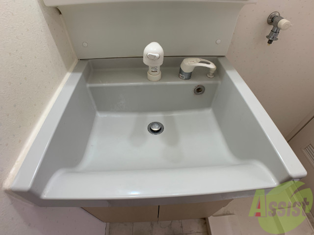 洗面設備　ここで髪の毛を流せるため、朝の時間短縮に大変便利です。