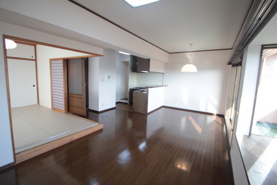 居室・リビング　※別部屋の写真です