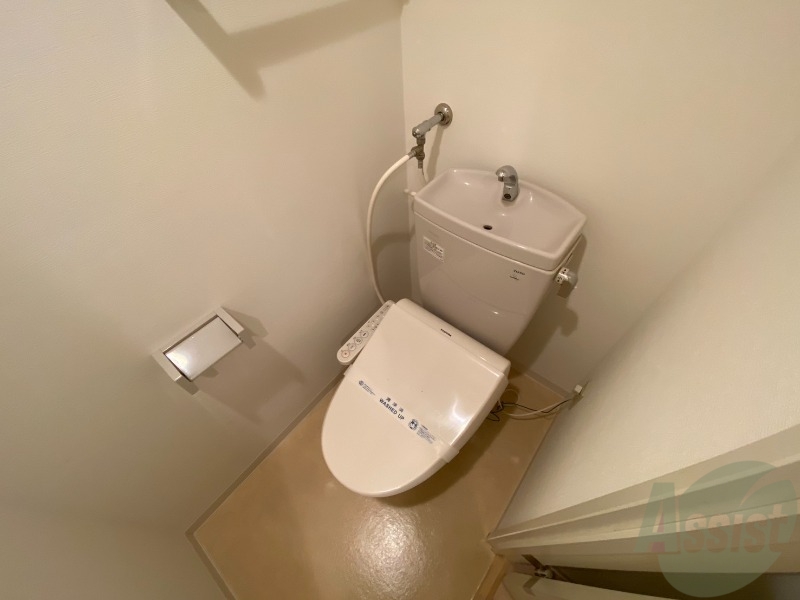 トイレ　ウォシュレット機能がついたトイレ。安心して使用できますね。