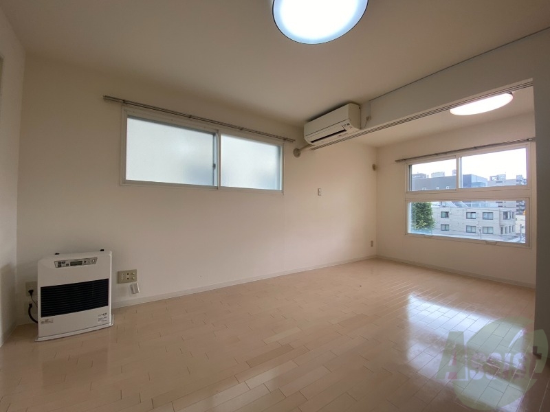 居室・リビング　広くてキレイなお部屋が広がっていて、充実した生活が送れそう。