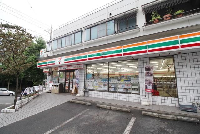 コンビニ　セブンイレブン川崎馬絹西店（コンビニ）まで744m