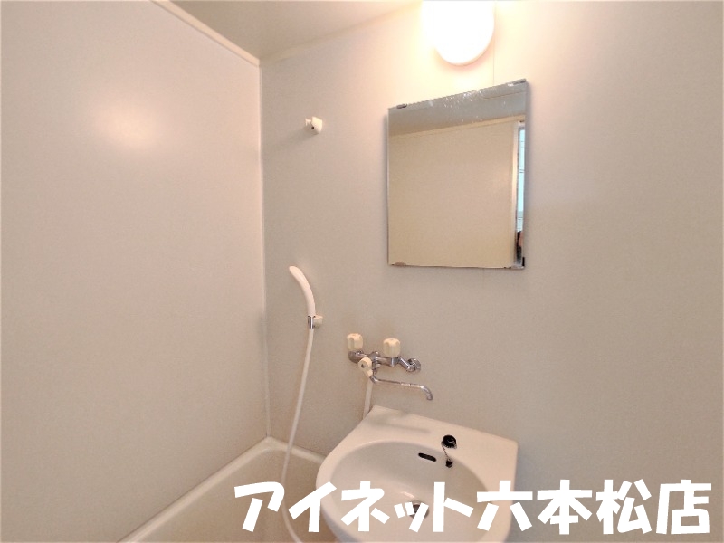 バス・シャワールーム　ゆっくり癒しましょう