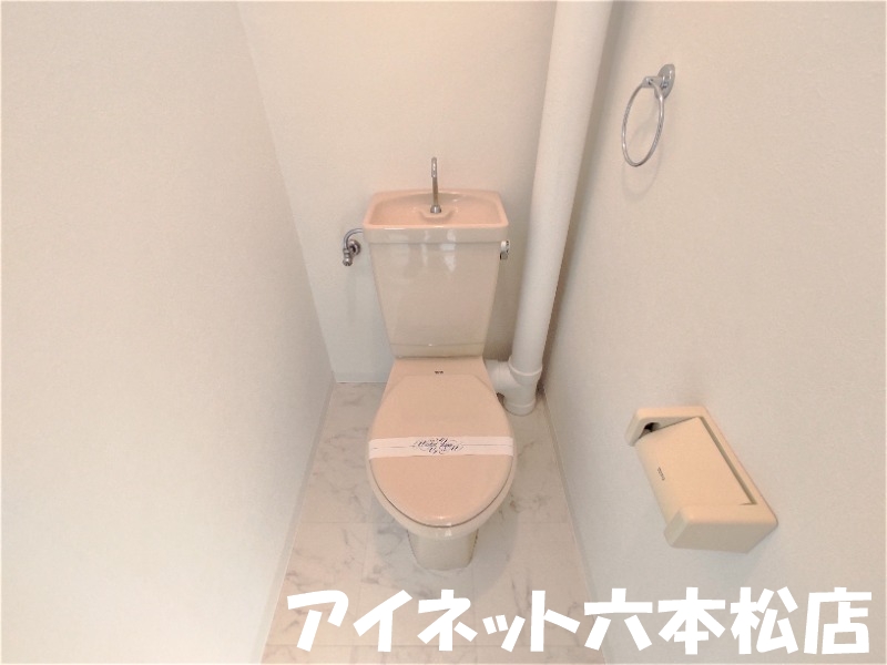 トイレ　清潔感のある空間です。