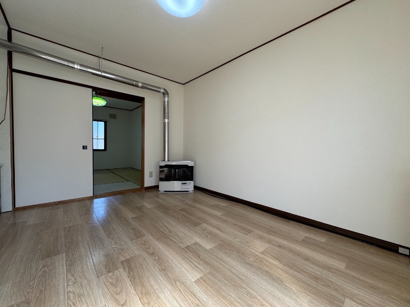 居室・リビング　明るいお部屋は気持ちよく過ごせそうですね。